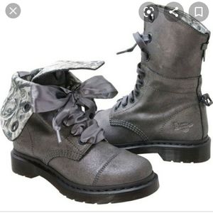 Dr Martens size 5UK/7US